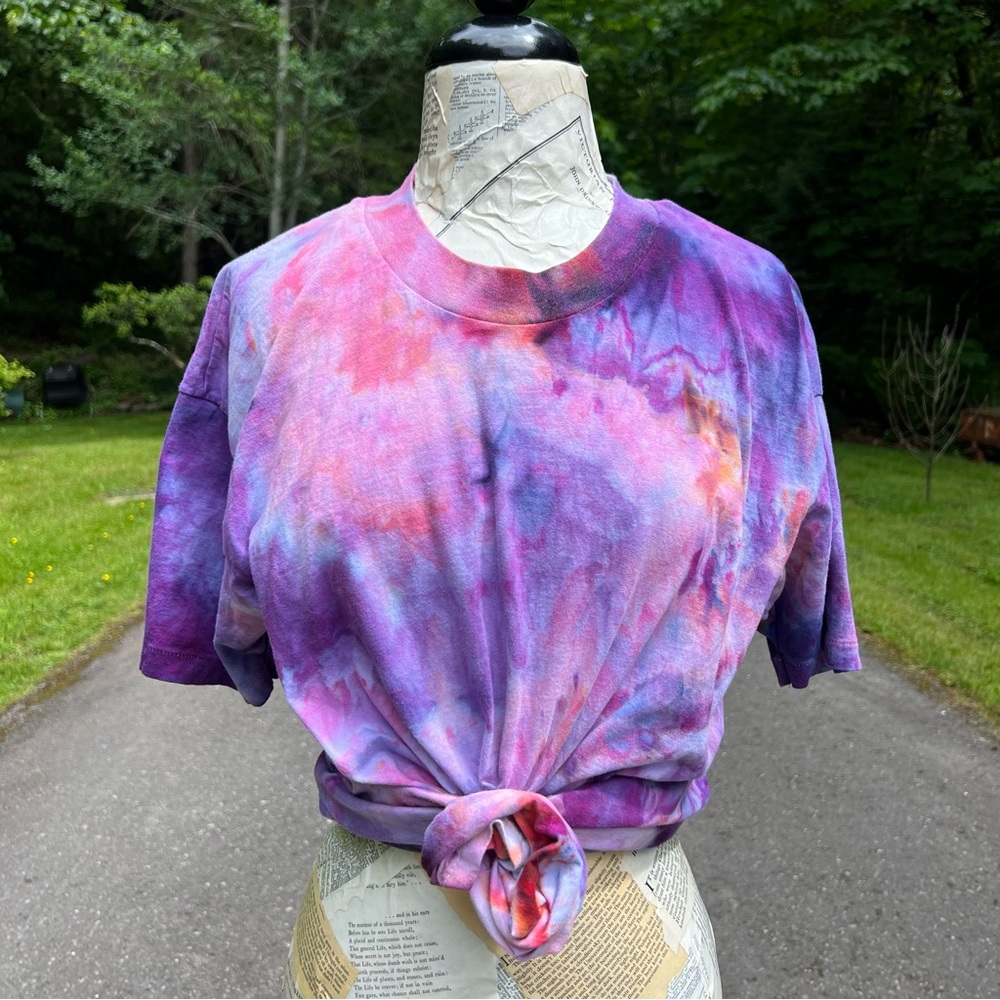🌞3 for $25🌞 | Hand Dyed Cosmos Crewneck Tee - Picture 5 of 5